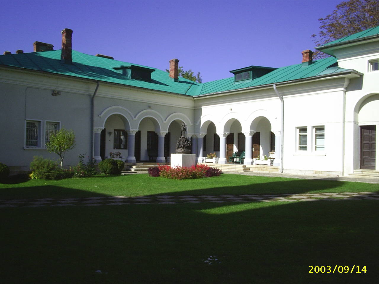 Curtea interioara a Manastirii Dealu